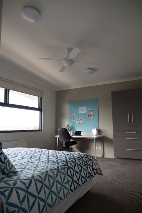 Deakin Geelong Units - Accommodation Burleigh 6