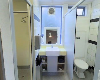 Deakin Geelong Units - Accommodation Burleigh 5