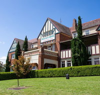 Wallacia Hotel - Accommodation Burleigh