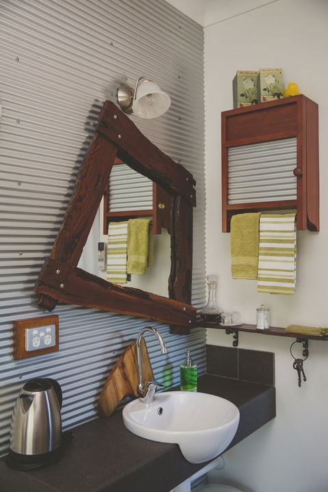 Allara Homestead - Accommodation Burleigh 5
