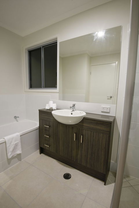 Direct Hotels - Breeze On Brightwater - Accommodation Burleigh 6