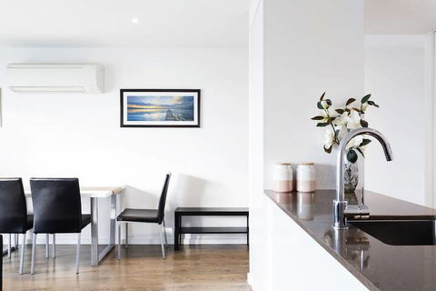 RNR Serviced Apartments North Melbourne - Accommodation Burleigh 4