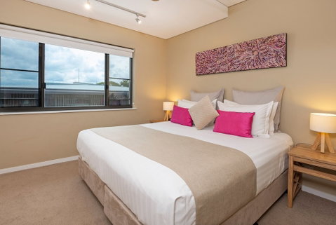 Saltwater Suites - Accommodation Burleigh 5