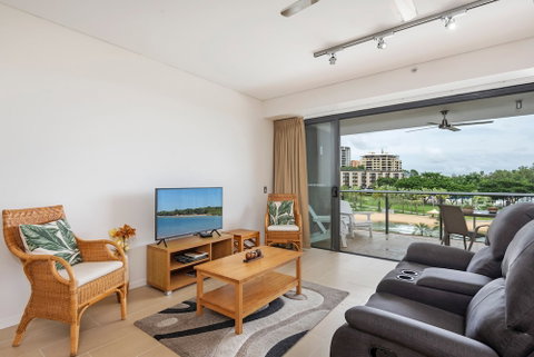 Saltwater Suites - Accommodation Burleigh 2