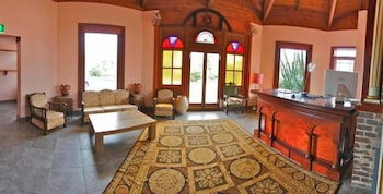 A Railway Lodge - Accommodation Burleigh 6