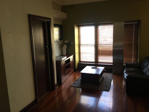 The Civic Hotel - Accommodation Burleigh 3