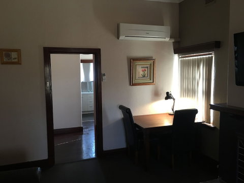 The Civic Hotel - Accommodation Burleigh 2