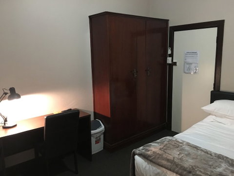 The Civic Hotel - Accommodation Burleigh 5