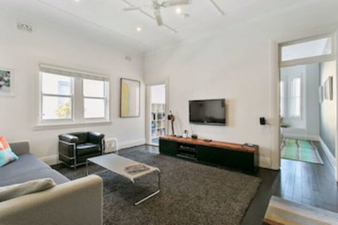 Jacques Avenue - Accommodation Burleigh 0