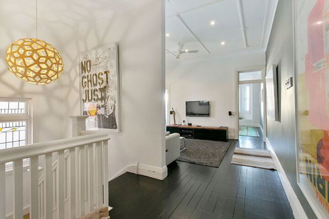 Jacques Avenue - Accommodation Burleigh 3
