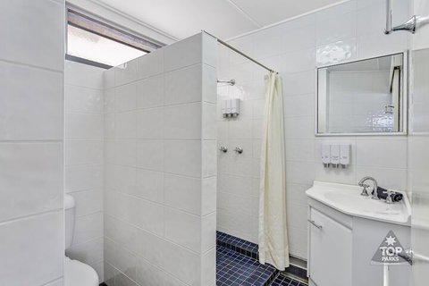 Lake Tinaroo Holiday Park - Accommodation Burleigh 7