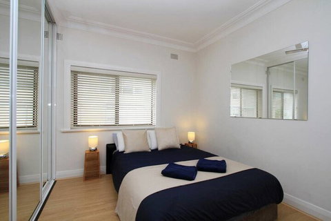 Beachside Bliss - Accommodation Burleigh 2