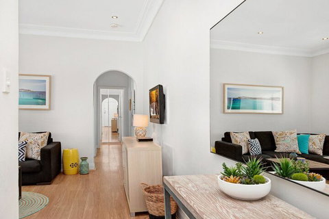 Beachside Bliss - Accommodation Burleigh 5
