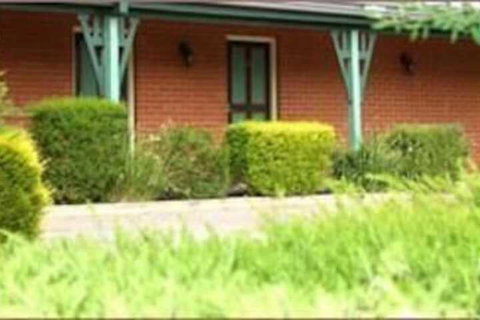 Young Federation Motor Inn - Accommodation Burleigh 7