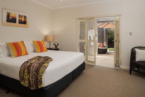 Crystalbrook Lodge - Accommodation Burleigh 0