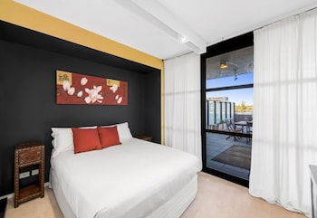 Accommodate Canberra - Dockside - Accommodation Burleigh 3