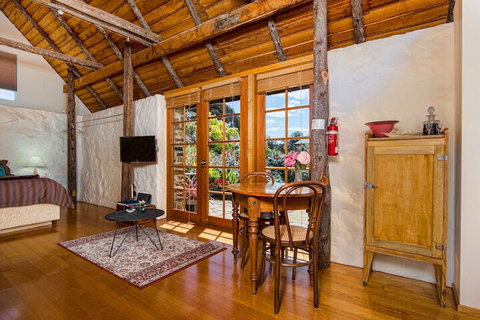 Wagners Cottages - Accommodation Burleigh 7