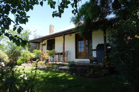 Wagners Cottages - Accommodation Burleigh 3
