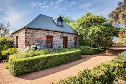 Wagners Cottages - Accommodation Burleigh 0