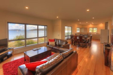 Fairwinds - Essentially Tas - Accommodation Burleigh 0