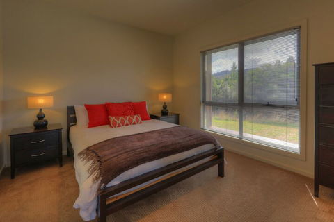 Fairwinds - Essentially Tas - Accommodation Burleigh 2