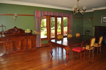 The George At Yering - Accommodation Burleigh 2