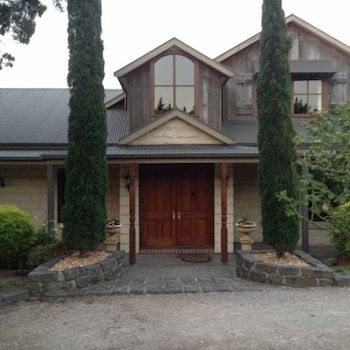 The George At Yering - Accommodation Burleigh 0