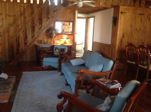 A Country Barn Retreat - Accommodation Burleigh 4