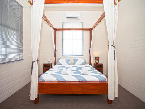 CBD Holiday Home - Accommodation Burleigh 1