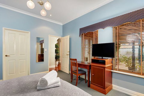 Durham Lodge - Accommodation Burleigh 6