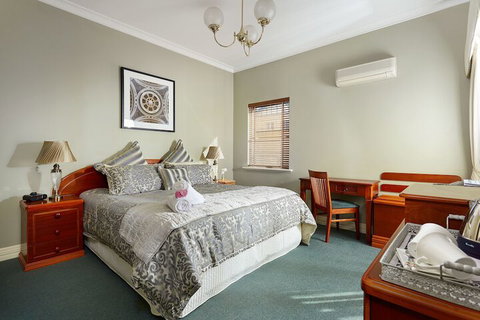 Durham Lodge - Accommodation Burleigh 2
