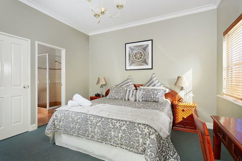 Durham Lodge - Accommodation Burleigh 3