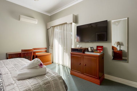Durham Lodge - Accommodation Burleigh 1