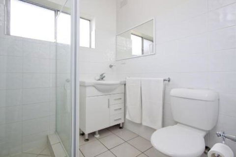 Abbey Apartments - Accommodation Burleigh 2