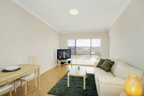 Acacia Holiday Or Business Stay Accommodation - Accommodation Burleigh 3