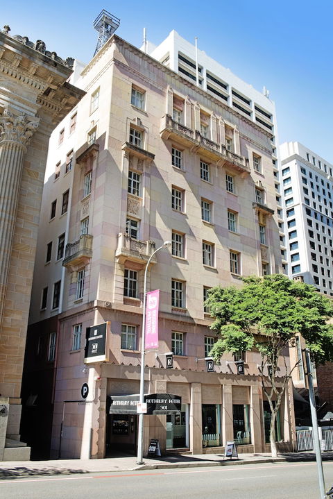 ULTIQA Rothbury Hotel - Accommodation Burleigh 0