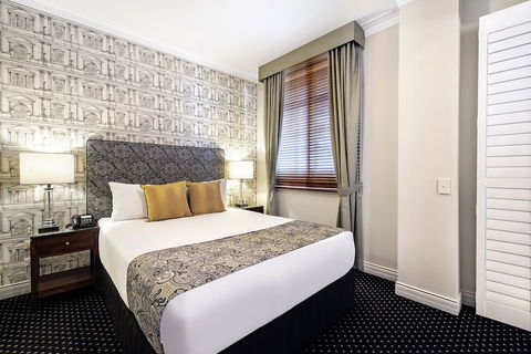 ULTIQA Rothbury Hotel - Accommodation Burleigh 6