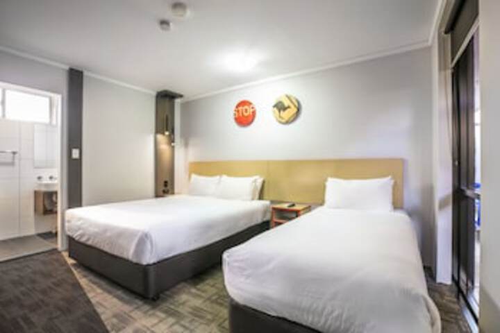 South Penrith NSW Accommodation Burleigh