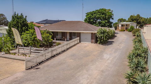 Moonta Bay Accommodation - Accommodation Burleigh 0