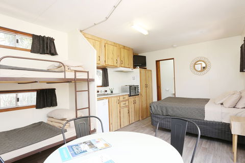 Moonta Bay Accommodation - Accommodation Burleigh 5