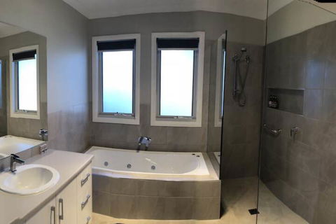 Abalina Cottages, Rotary Drive - Accommodation Burleigh 4