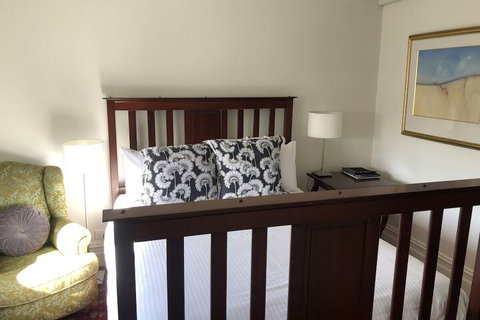 Corner Hotel Alexandra - Accommodation Burleigh 4