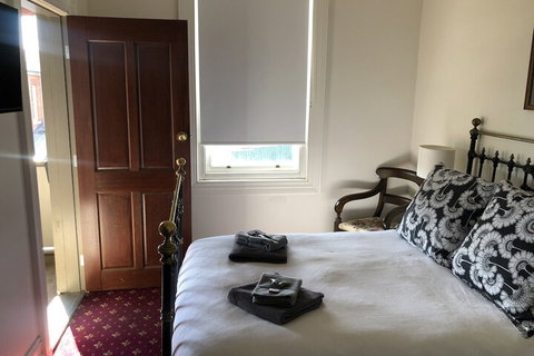 Corner Hotel Alexandra - Accommodation Burleigh 7