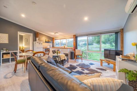 Platypus Waters B & B - Accommodation Burleigh 5