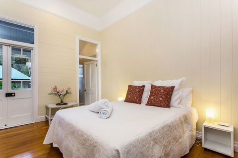 A PERFECT STAY - Bangalla Estate - Accommodation Burleigh 4