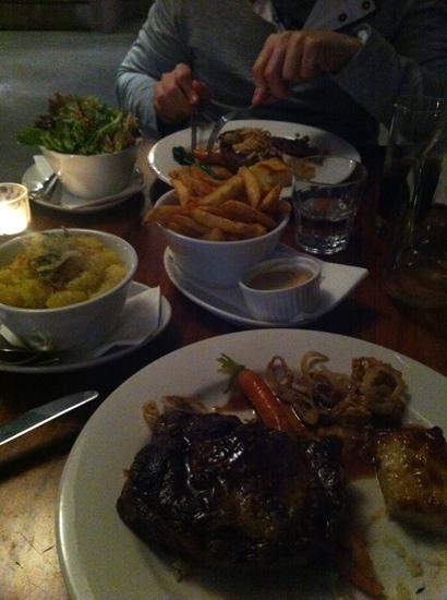 Snappers Restaurant - Accommodation Burleigh 4