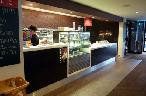 Grange Hotel - Accommodation Burleigh 2