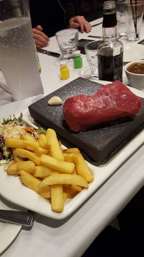 The Woodville Hotel - Accommodation Burleigh 5