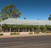The Redesdale Hotel - Accommodation Burleigh