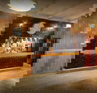 Lake Macquarie Hotel - Accommodation Burleigh